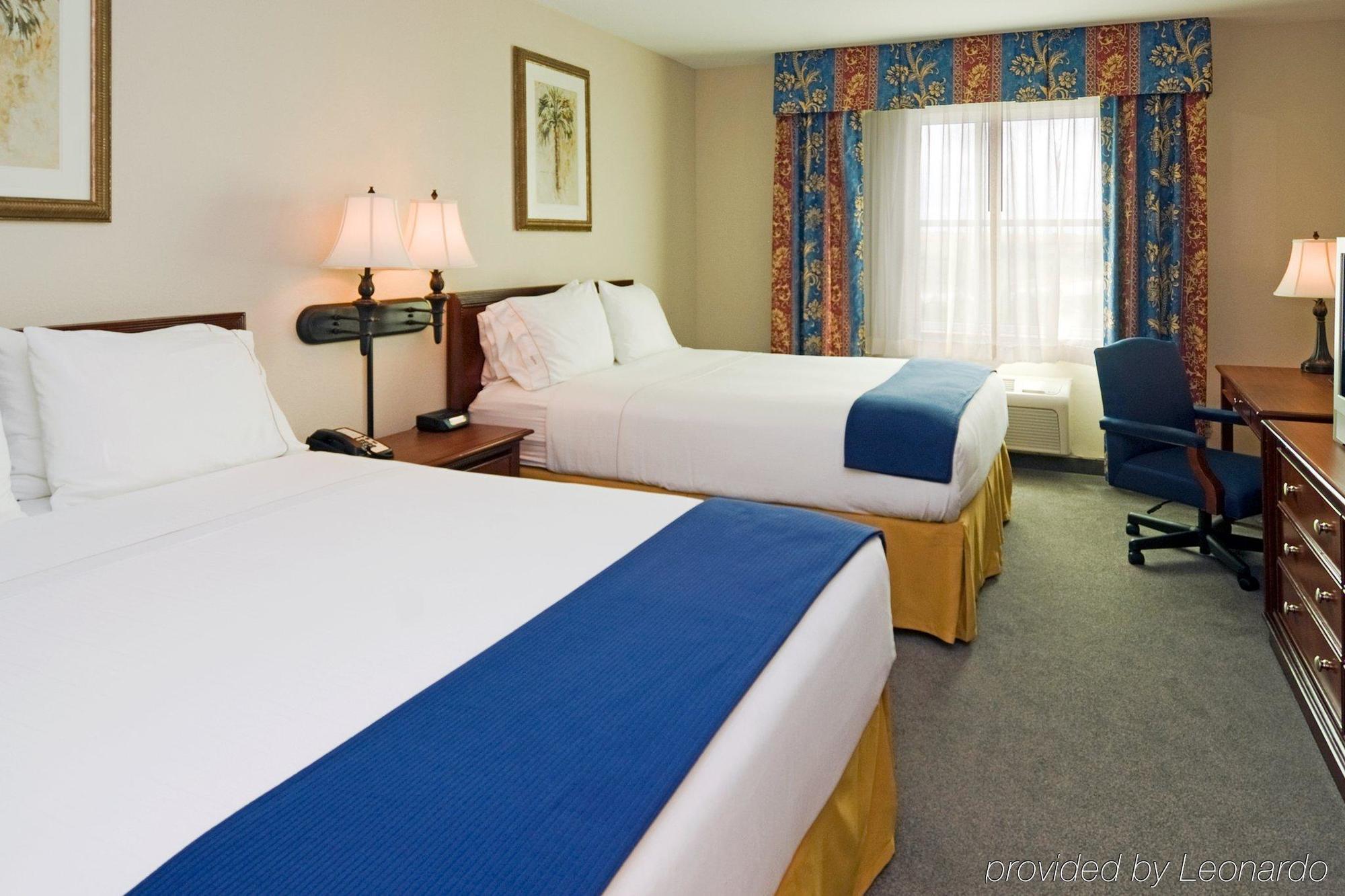 Holiday Inn Express & Suites Miami Kendall By Ihg Country Walk Habitación foto